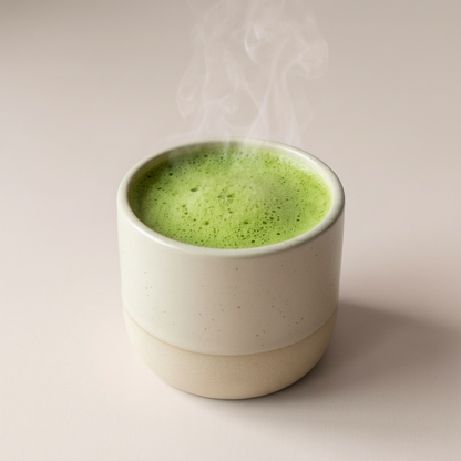 Keramisch matcha kopje met speckled design — zijaanzicht